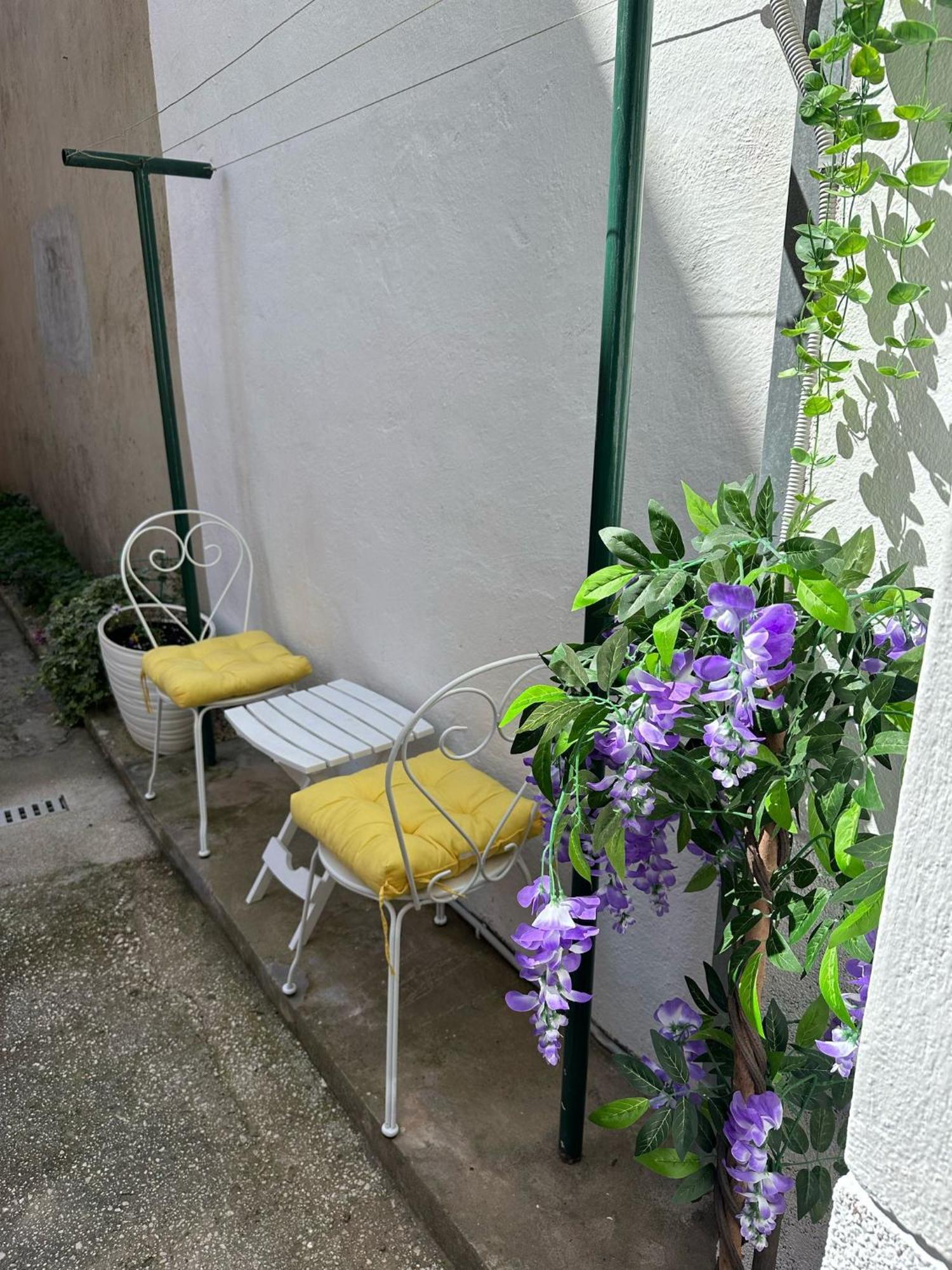 Apartment House Aria *
