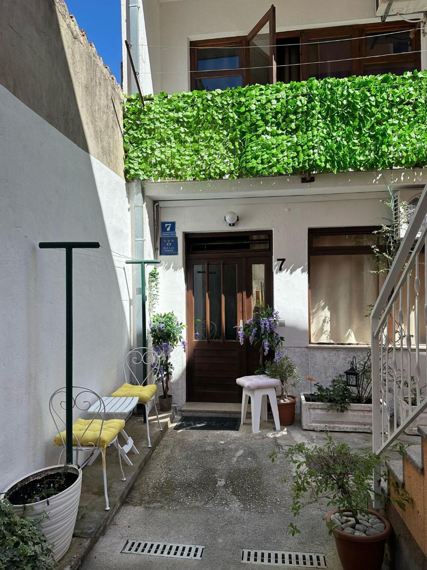 Apartment House Aria *