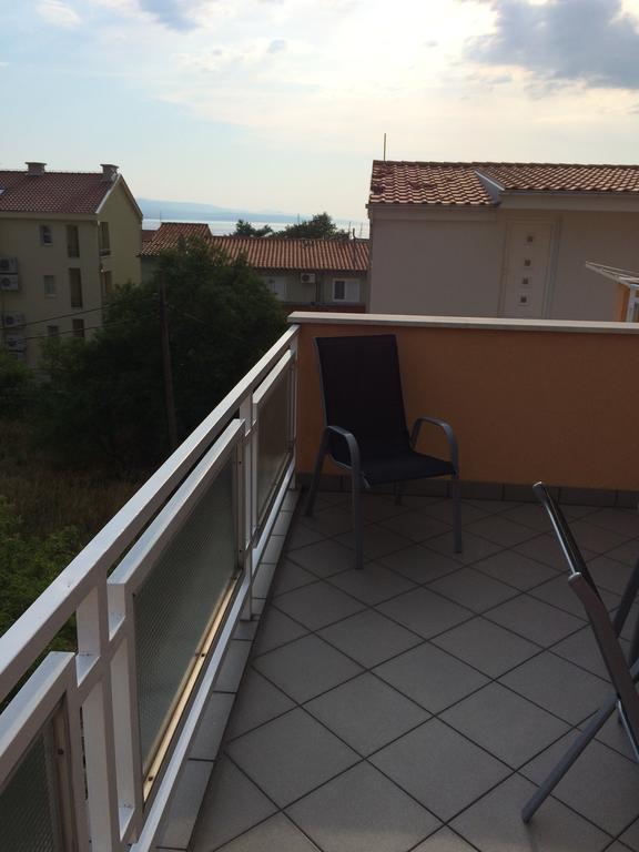 Apartment House Aria